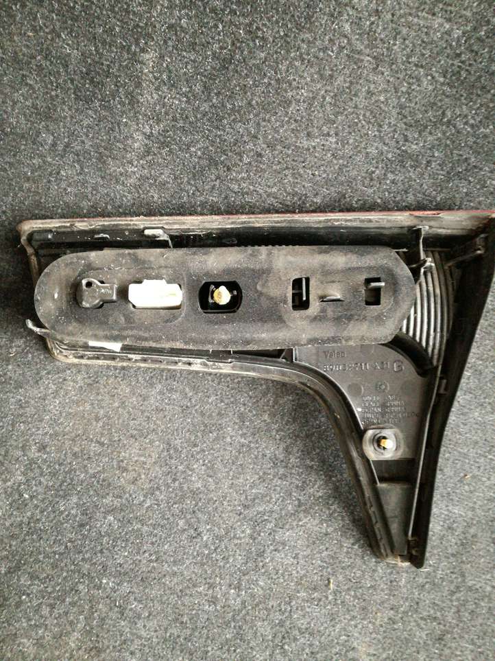 Citroen C5 (2004 - 2008)  8903711X31 Задний фонарь в крышке багажника