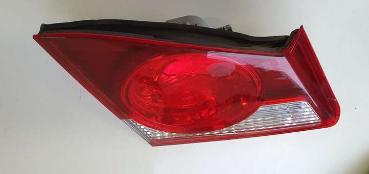 Honda Civic (2006 - 2011)   Задний фонарь в крышке багажника