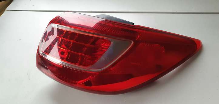 Kia Sportage (2010 - 2014)   Задний фонарь в кузове