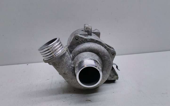 BMW 3 E90 E91 (2005 - 2012)  7545201 Водяной насос