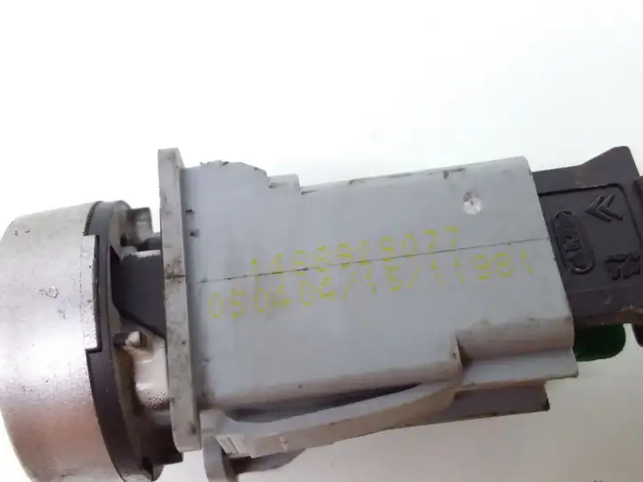 Citroen C8 (2002 - 2008) 1488929077 Кнопка открытия боковых дверей — фото 3