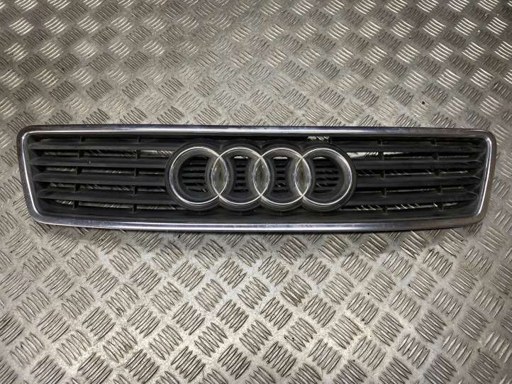 4B0853651A Audi A6 S6 C5 4B Grotelės priekinės