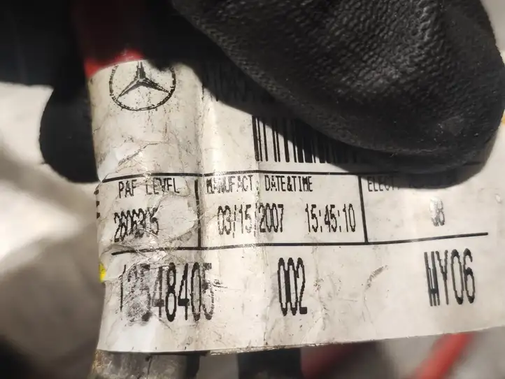 Mercedes-Benz ML W164 (2005 - 2011) 13548405 Плюсовой провод аккумулятора — фото 2