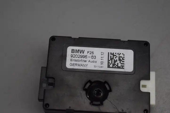 BMW X3 F25 (2010 - 2017) 9202996 Усилитель антенны — фото 2