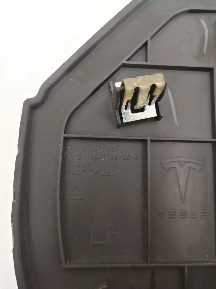 Tesla Model S (2012 - 2016) 12069001R1 Усилитель антенны — фото 2