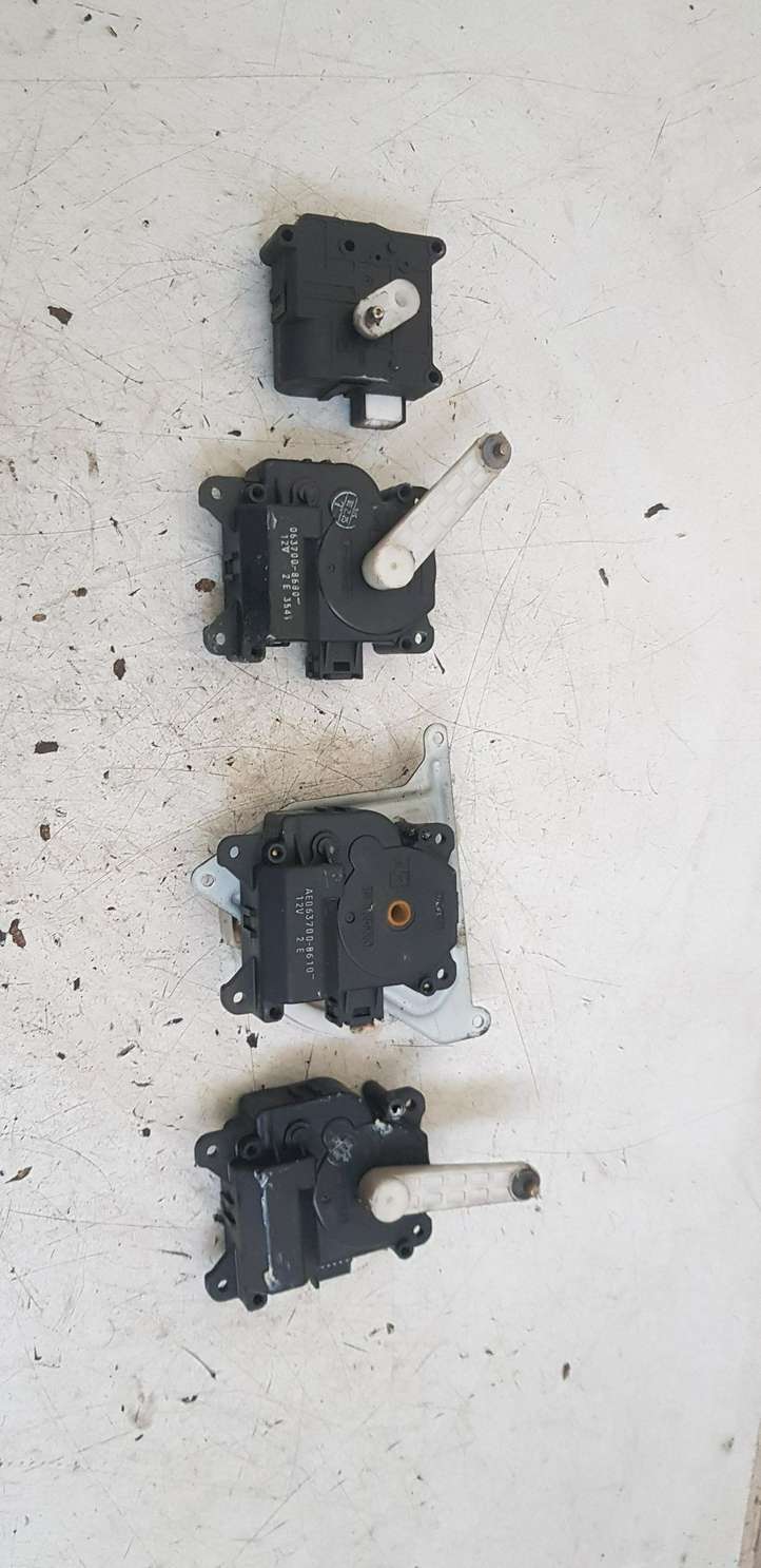 Toyota Avensis T250 (2003 - 2006)  AE0637008610 Двигатель задвижки потока воздуха
