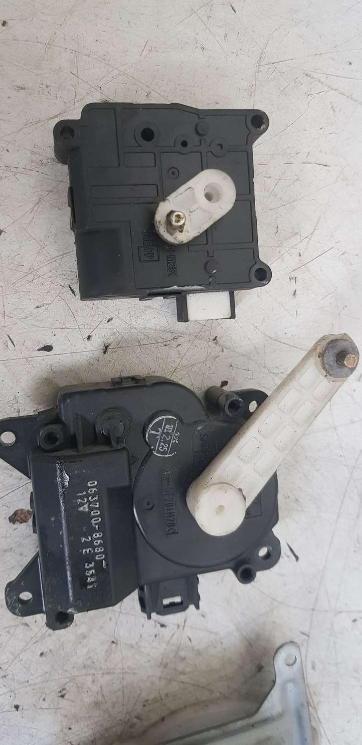 Toyota Avensis T250 (2003 - 2006)  AE0637008610 Двигатель задвижки потока воздуха