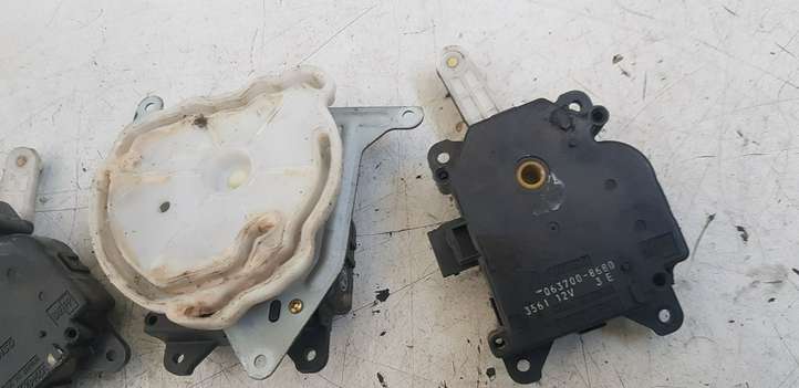 Toyota Avensis T250 (2003 - 2006)  AE0637008610 Двигатель задвижки потока воздуха