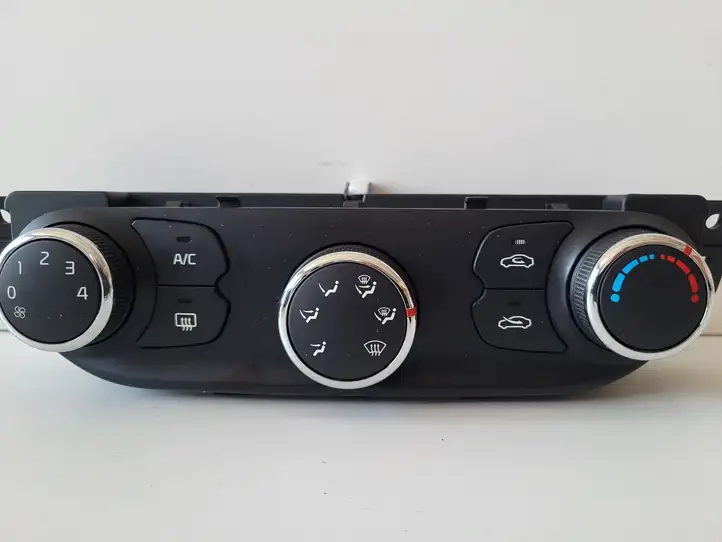 Kia Ceed (2015 - 2018) Блок управления климат-контролем — фото 5