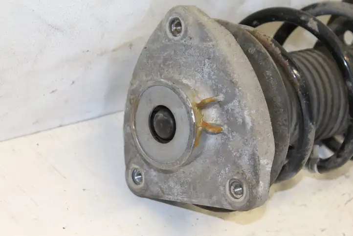 Mercedes-Benz GLA W156 (2013 - 2017)  A1563208213 Передний амортизатор с пружиной