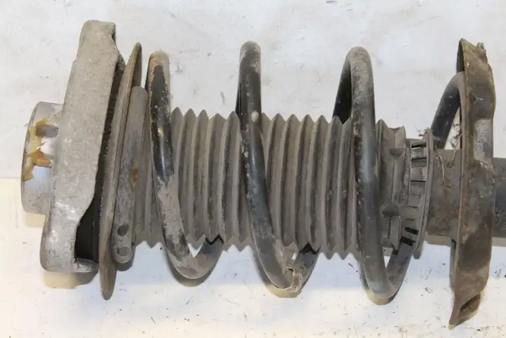 Mercedes-Benz GLA W156 (2013 - 2017)  A1563208213 Передний амортизатор с пружиной