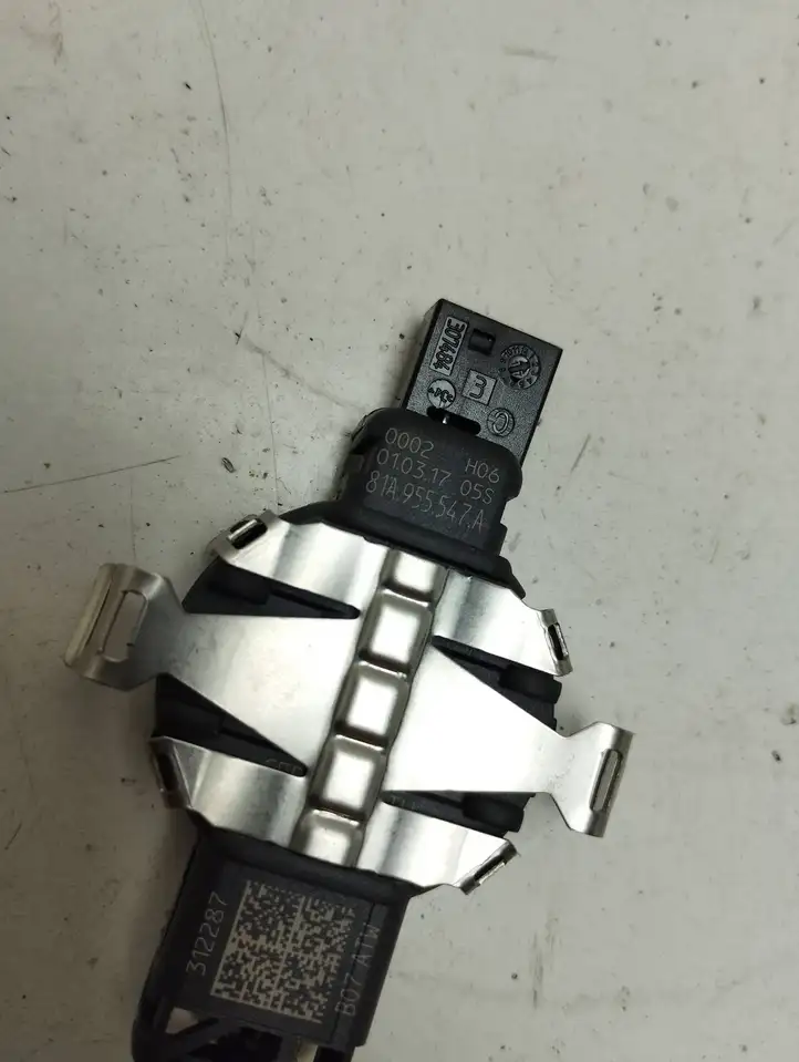 Audi A8 (2013 - 2017)  810955547A Датчик дождя