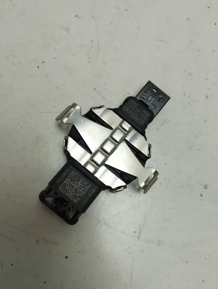 Audi A8 (2013 - 2017)  810955547A Датчик дождя