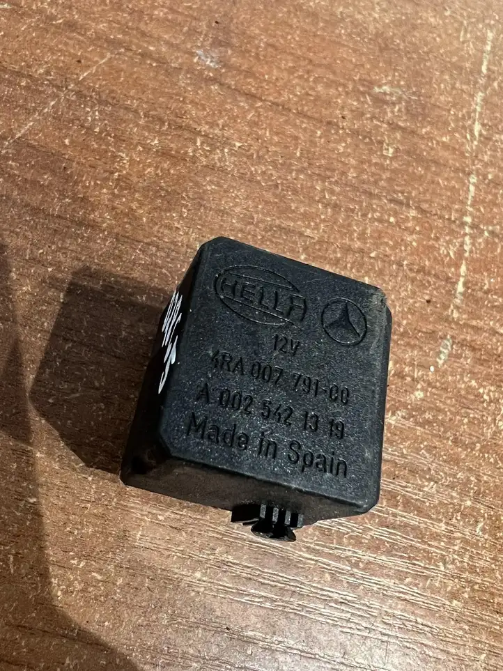 Mercedes-Benz A W169 (2004 - 2012) A0025421319 Реле аварийных фонарей — фото 3