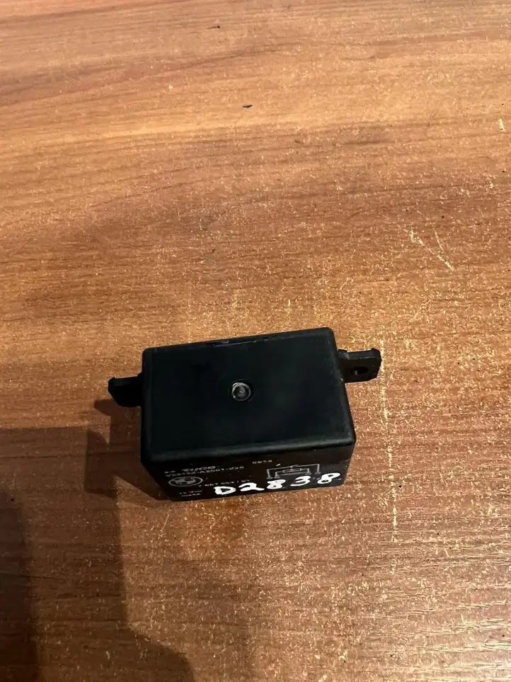 BMW X5 E70 (2006 - 2013) 7661503 Реле аварийных фонарей — фото 5