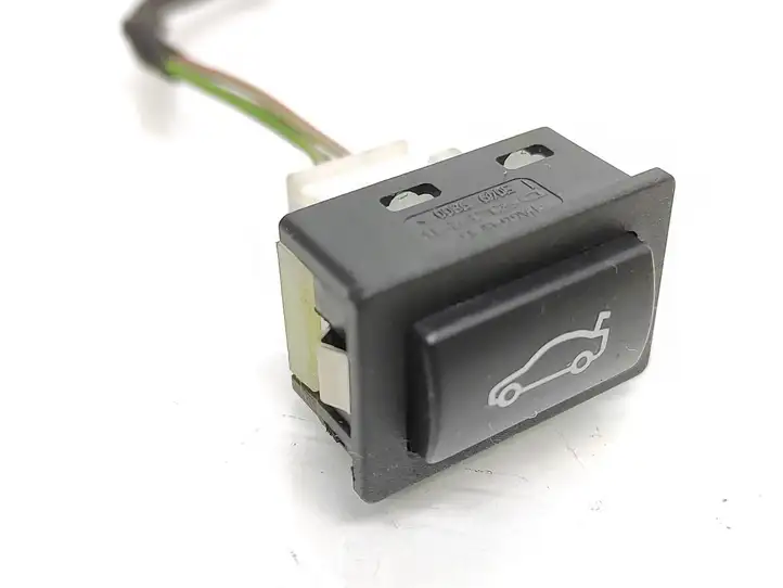 BMW 5 E60 E61 (2004 - 2010) 6921846 Кнопка закрытия крышки багажника — фото 1