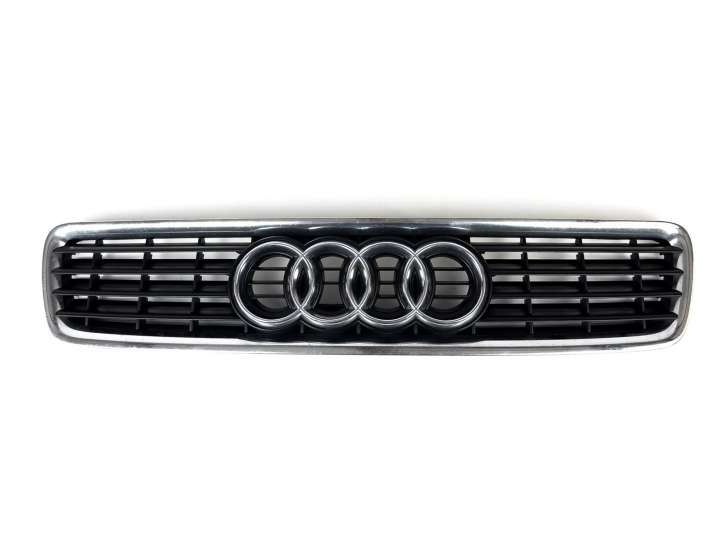 8d0853651r Audi A4 S4 B5 8D Grotelės priekinės