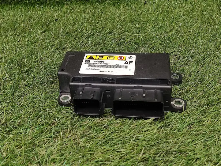 Opel Astra J (2009 - 2012) 13574896 Блок управления SRS — фото 1