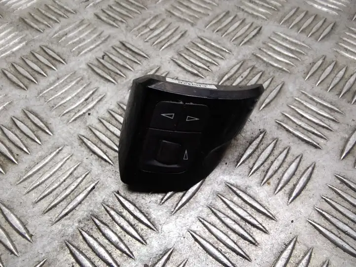Opel Zafira B (2008 - 2014) 440768813 Кнопки на рулевом колесе — фото 4