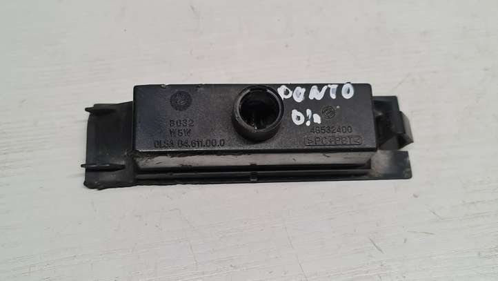 Fiat Punto (188) (1999 - 2010)  46532400 Освещение номера