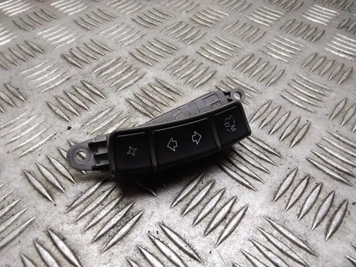 BMW 7 E65 E66 (2001 - 2008) 6911586 Кнопки на рулевом колесе — фото 1