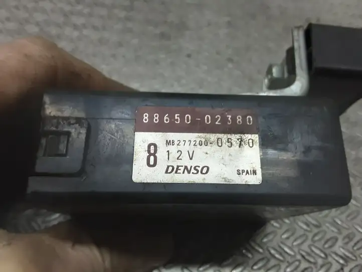 Toyota Corolla Verso E121 (2001 - 2004) 8865002380 Другое реле — фото 2
