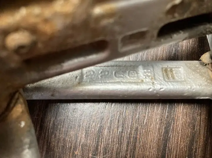 Ford Transit (2000 - 2006)  4872283  Верхняя петля багажной двери