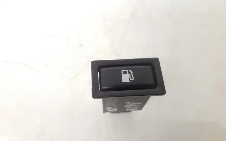 Toyota Avensis T250 (2006 - 2009)  156795 Включатель открытия топливного бака