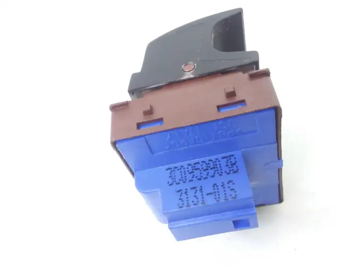 Volkswagen PASSAT B6 (2005 - 2010)  3C0959903B Включатель открытия топливного бака