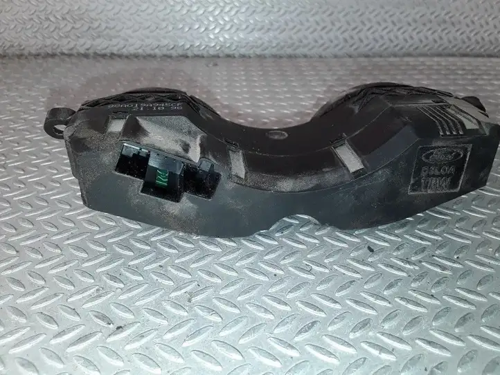 Ford Focus (1998 - 2004) 98AG19A945CF Кнопка обогрева стекла — фото 3