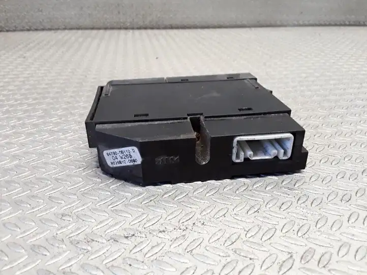 Toyota Avensis T250 (2003 - 2006) 8479005110D Кнопка обогрева стекла — фото 2