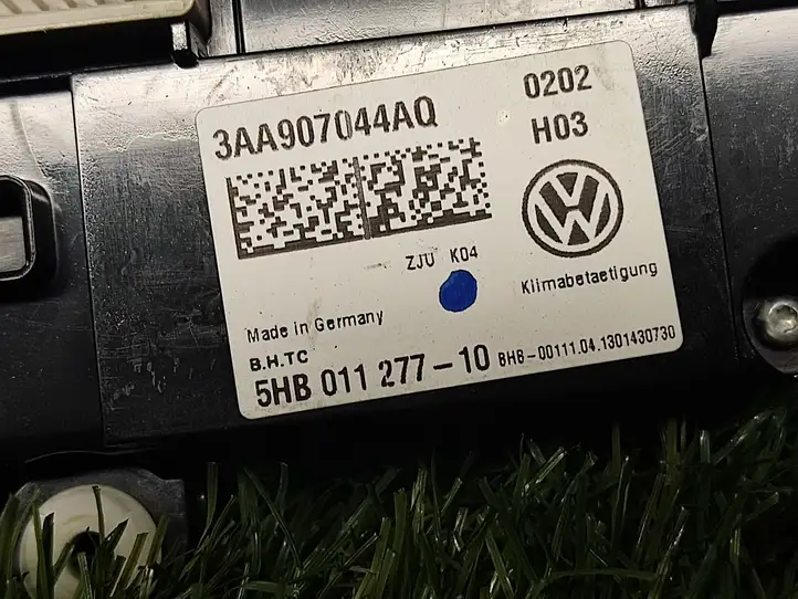 Volkswagen Jetta VI (2011 - 2018) 3AA907044AQ Блок управления климат-контролем — фото 4