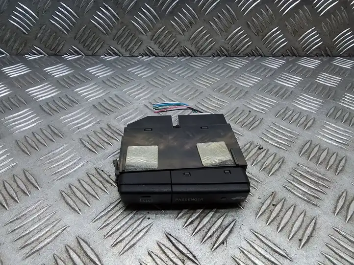 Toyota Avensis T250 (2006 - 2009) 8479005130C Кнопка обогрева стекла — фото 4