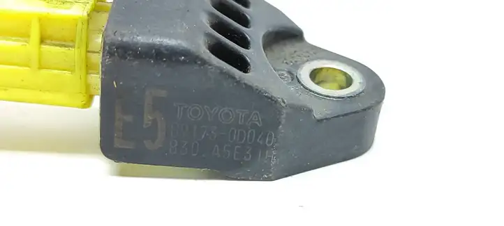 Toyota Yaris (2009 - 2012) 891730D040 Датчик удара SRS — фото 3