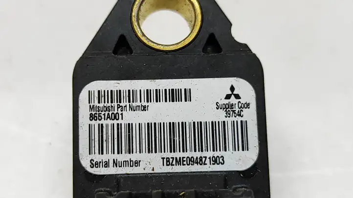 Mitsubishi Outlander (2007 - 2012) 8651A001 Датчик удара SRS — фото 3