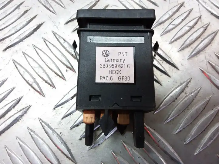 Volkswagen PASSAT B5 (1997 - 2000) 3B0959621C Кнопка обогрева стекла — фото 3