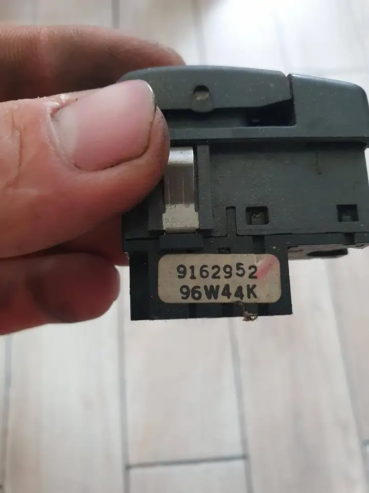 Volvo S40, V40 (2000 - 2004) 9162952 Кнопка обогрева стекла — фото 2