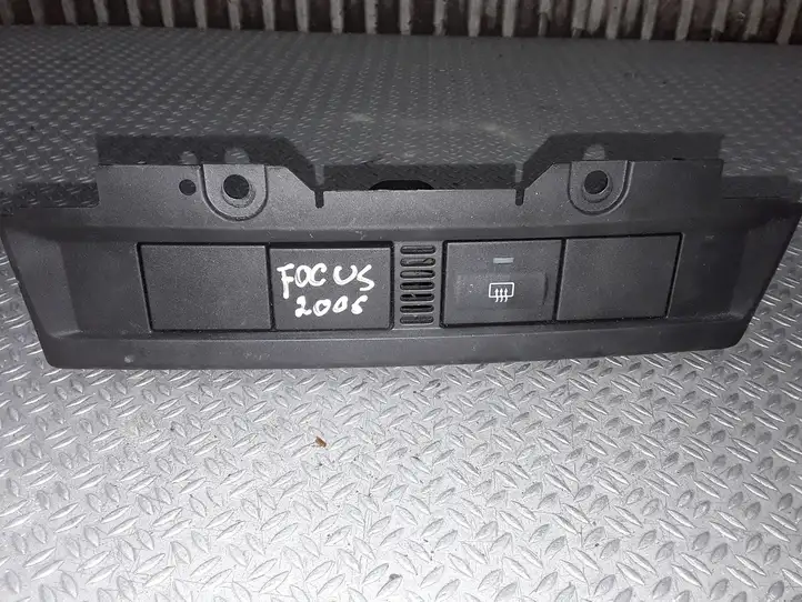 Ford Focus (2005 - 2008) 4M5113D734BC Кнопка обогрева стекла — фото 1