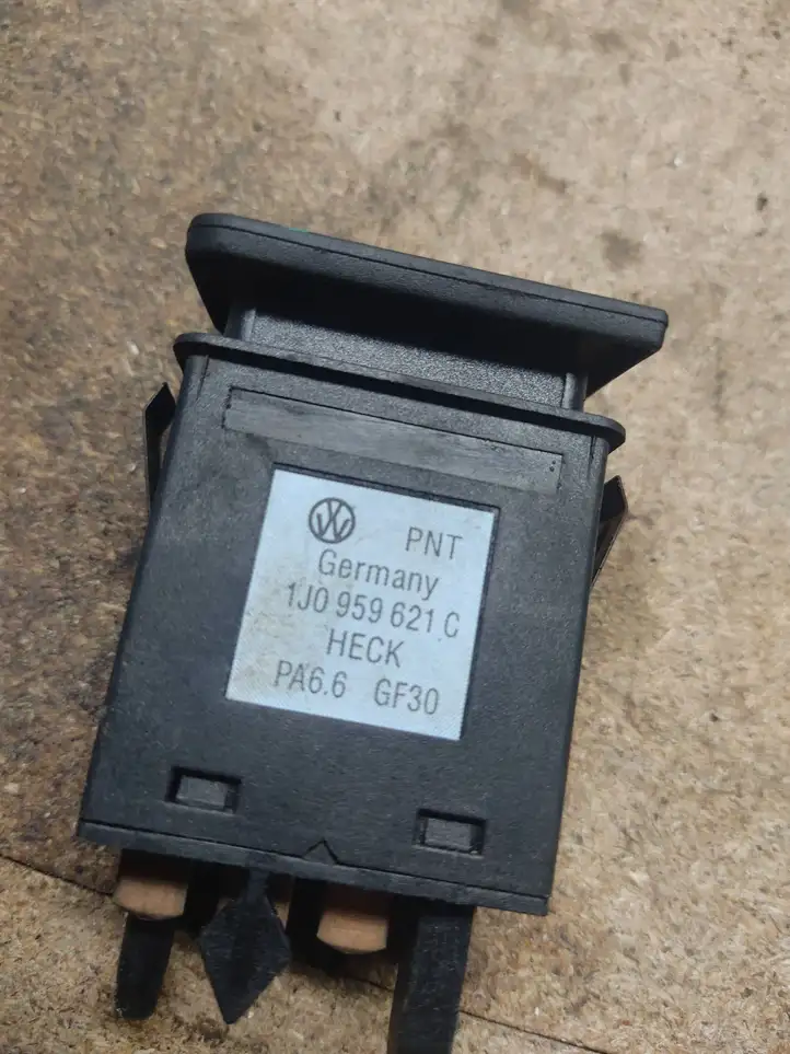 Volkswagen Golf IV (1998 - 2005) 1J0959621C Кнопка обогрева стекла — фото 2