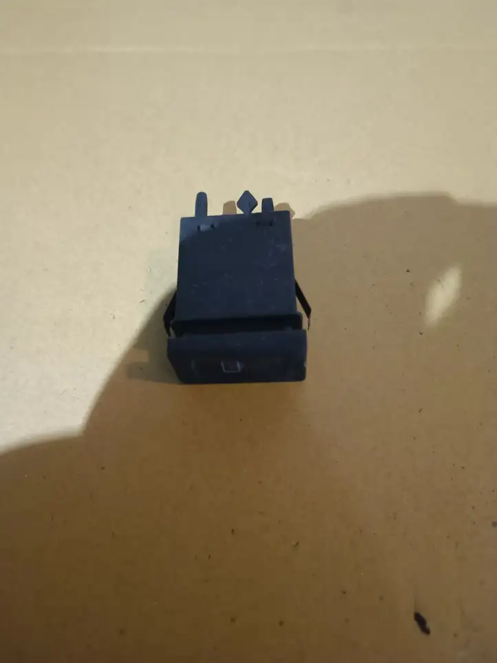 Volkswagen PASSAT B6 (2005 - 2010) 3B0959621C Кнопка обогрева стекла — фото 1