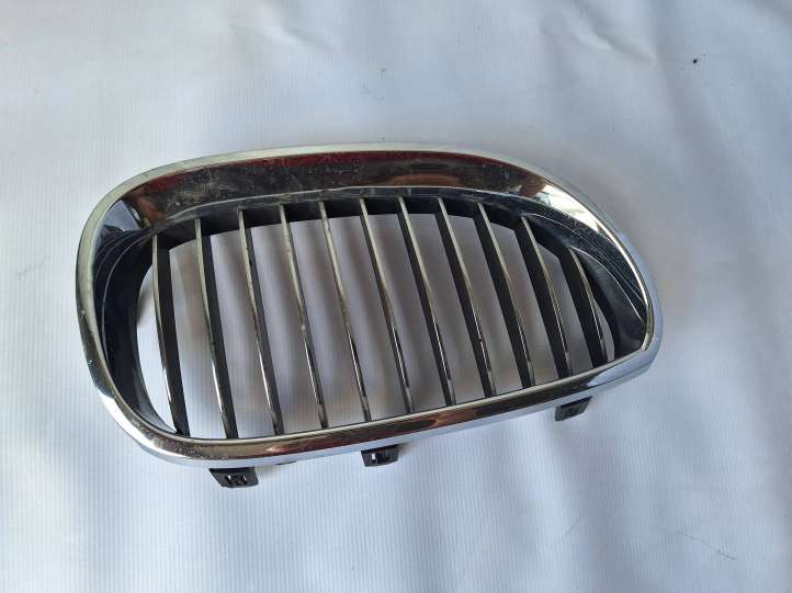 BMW 7 G11 G12 (2015 - 2022)  7357015 Верхняя решётка