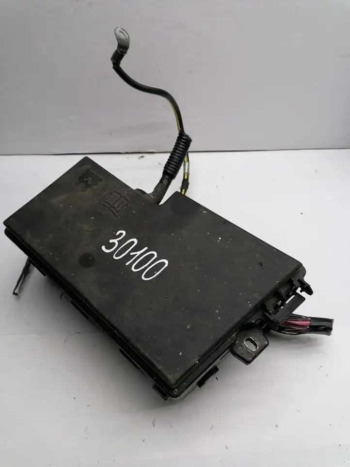 Mazda 3. (2006 - 2009)  BP4K66765 Ящик предохранителей (комплект)