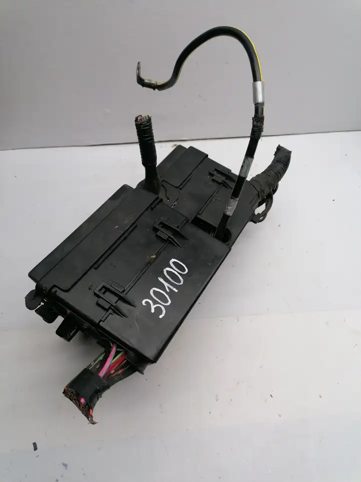 Mazda 3. (2006 - 2009)  BP4K66765 Ящик предохранителей (комплект)