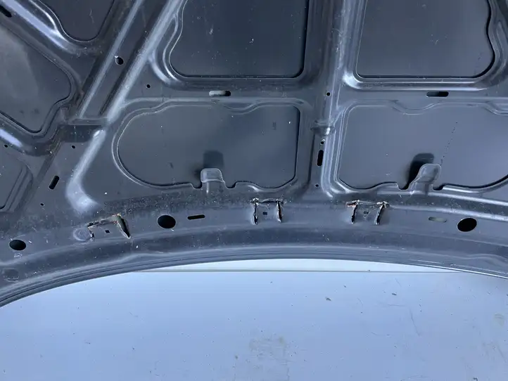 Nissan Almera Tino (2000 - 2003) Капот — фото 7
