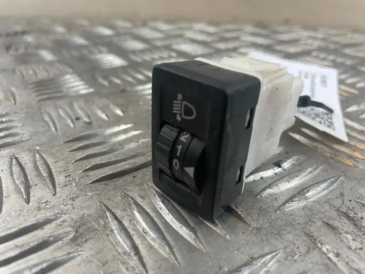 Suzuki Grand Vitara (2005 - 2008)  R2346 Включатель регулировки высоты фонарей