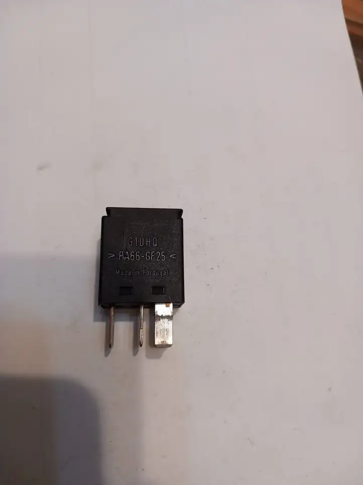 Ford Mondeo Mk III (2000 - 2007)  F57B14B192AA Другое реле