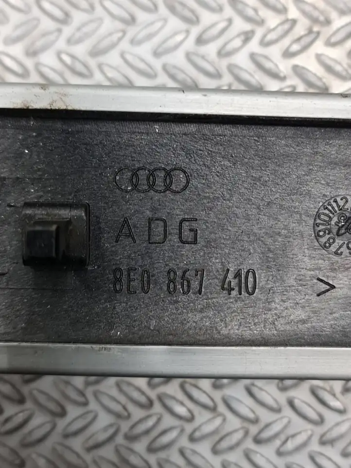 Audi A4 S4 B7 8E 8H (2004 - 2009) 8E0867410 Прочие детали салона — фото 5