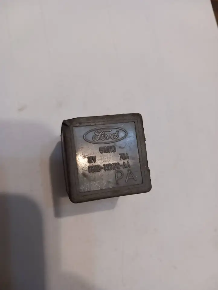 Ford Mondeo Mk III (2000 - 2007)  F80B14B192AA Другое реле