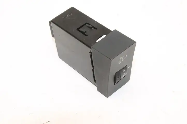 Hyundai Santa Fe (2005 - 2009)   Включатель регулировки высоты фонарей