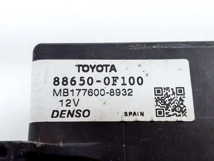 Toyota Verso (2009 - 2012) 886500F100 Блок управления климат-контролем — фото 2